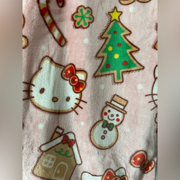 Hello Kitty Christmas Blanket🎄 - Picture 3 of 3
